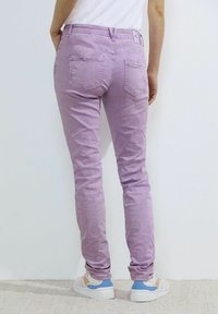 Cecil Jeans a sigaretta - lila