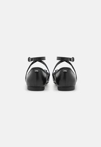 MICHAEL Michael Kors COLLETTE FLEX BALLET - Bailarinas con hebilla - black