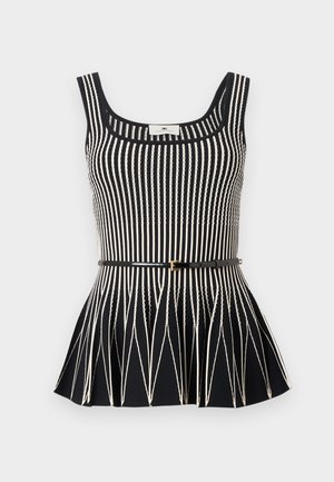 Αμάνικη ασπρόμαυρη μπλούζα με κάθετες και διαγώνιες ρίγες, τετράγωνη λαιμόκοψη, καμπυλωτό τελείωμα και λεπτή μαύρη ζώνη στη μέση.