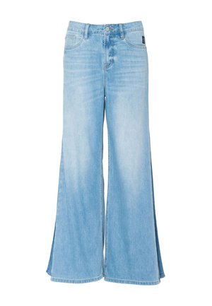 Světle modré džíny s širokými nohavicemi, předními kapsami, poutky na opasek, zapínáním na knoflíky a jemnými vybledlými detaily.