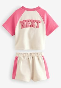 Next SHORT SLEEVE AND SET - REGULAR FIT - Träningsbyxor - pink