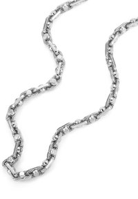 Collana in argento con maglie intrecciate, accenti lisci, una superficie texturizzata e perline metalliche rotonde distribuite uniformemente.