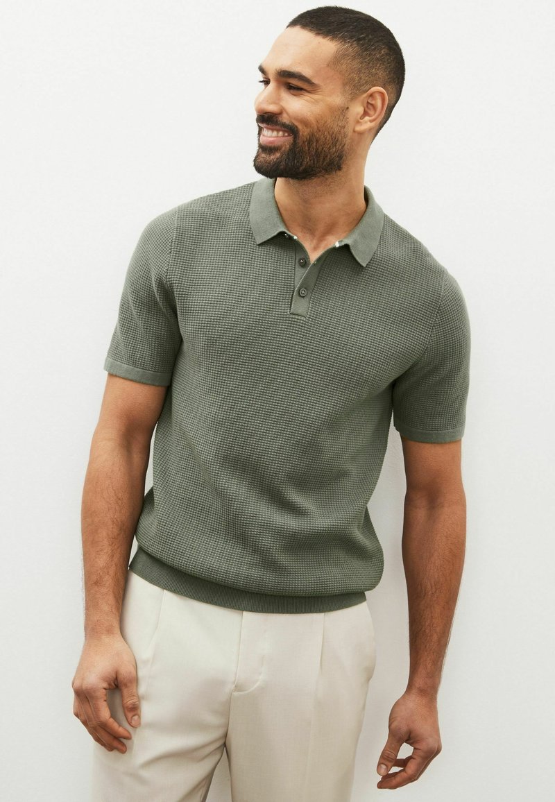 Next TEXTURED KNITTED POLO SHIRT Polo sage green/verde Zalando.es