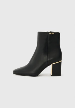 CIANNA HEELED BOOTIE - Støvletter - black