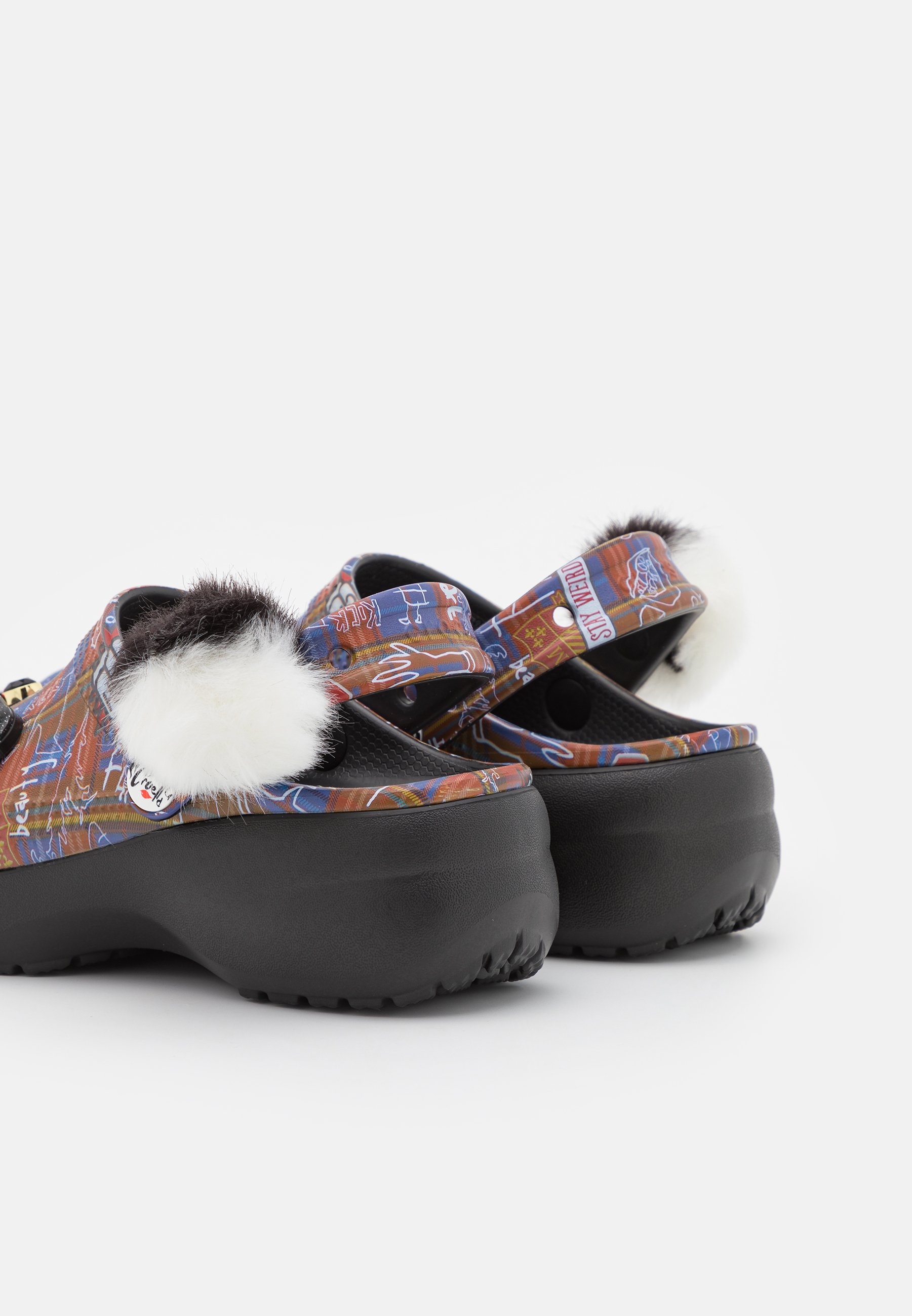 crocs cruella platform