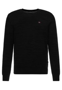 Svart stickad tröja med långa ärmar och rund halsringning. Har ett strukturerat mönster och en liten logotypdetalj nära kragen.