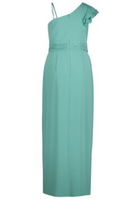 Jednoduché večerní šaty v tyrkysové barvě na jedno rameno s volánovým ramínkem, záhyby v pase a podlahovou siluetou vyrobené z lehké látky.