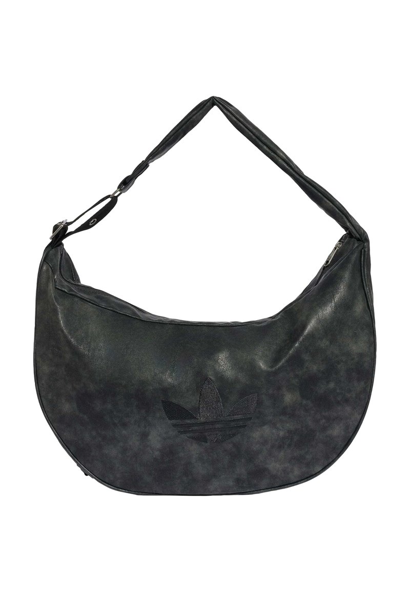 Schwarze Leder-Halbmonden-Schultertasche mit verstellbarem Riemen und dezent geprägtem Adidas-Logo vorne in der Mitte.
