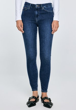 MELINDA - Testhezálló fazon - marine