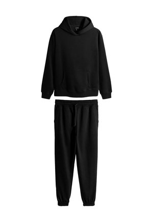 SET   - Verryttelypuku - black