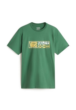 Grøn Vans T-shirt med korte ærmer med gul og hvid "Vans Off The Wall" logo og skakternet design på brystet.