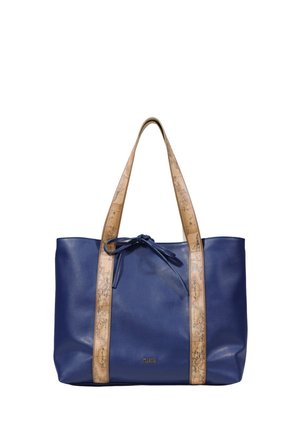 Borsa tote in pelle blu con manici beige a motivo. Presenta un dettaglio di chiusura legato e un logo dorato sul frontale. Design spazioso e semplice.