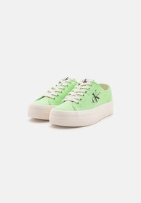 Calvin Klein Jeans FLATFORM ESSENTIAL MONO - Sneaker low - light green