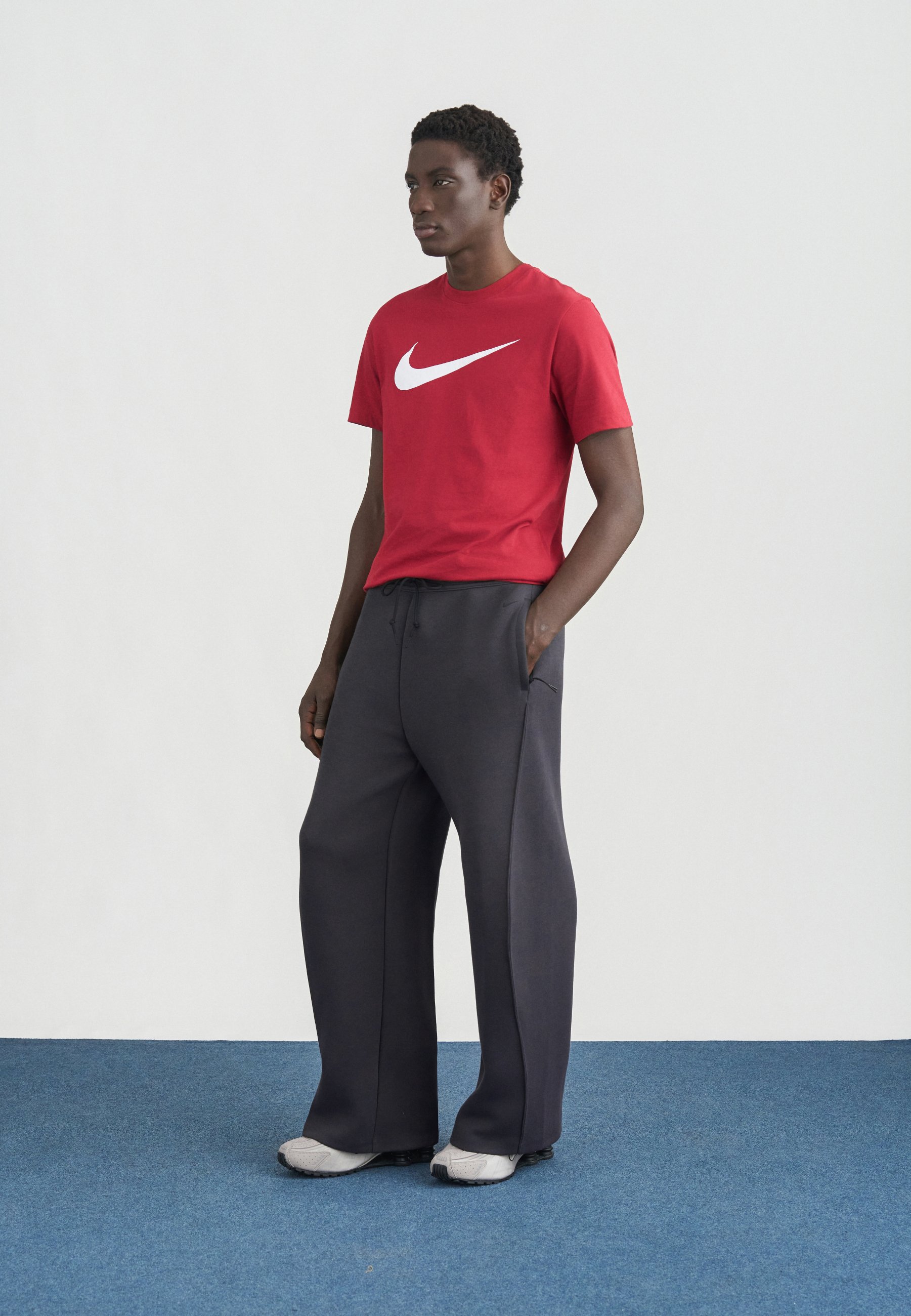 nike sweatpants top and bottom