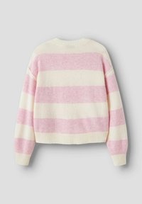 Sweter w paski z miękkiej wełny, z naprzemiennymi różowymi i białymi paskami. Krótki krój z prążkowanym dekoltem i mankietami.