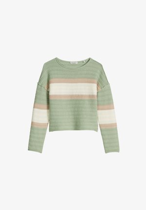 Langärmliger Strickpullover in Hellgrün mit horizontalen beigen und weißen Streifen über Brust und Ärmeln, rundem Ausschnitt.