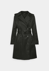 Czarny trenchcoat wykonany z gładkiego materiału, z podwójnym zapięciem, paskiem w talii, dużymi guzikami i bocznymi kieszeniami.
