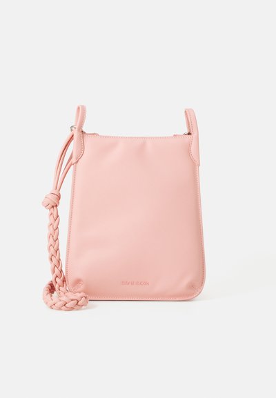 Stine Goya FLAT TOTE - Taška s příčným popruhem - rose tan