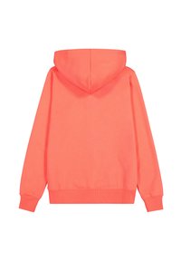 Sudadera color coral, hecha de un tejido suave, cuenta con capucha y puños y dobladillo acanalados, con una textura lisa y un diseño minimalista.