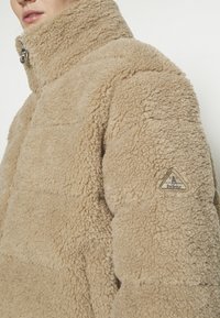 Barbour Zimní bunda - beige