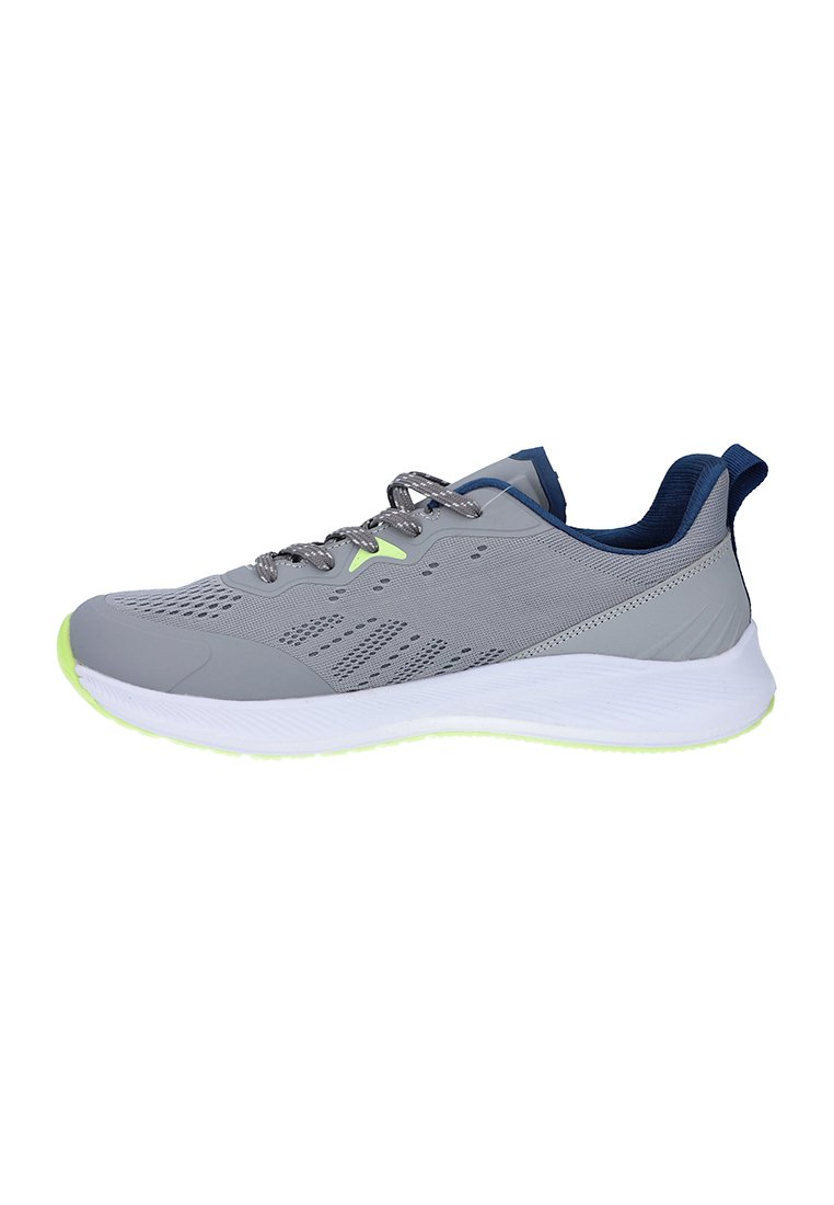Zapatilla deportiva gris con una parte superior de malla ligera, detalles reflectantes, acentos en verde lima y una suela blanca acolchada.