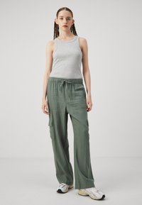 GAP PULL ON - Hlačami s stranskimi žepi - laurel wreath