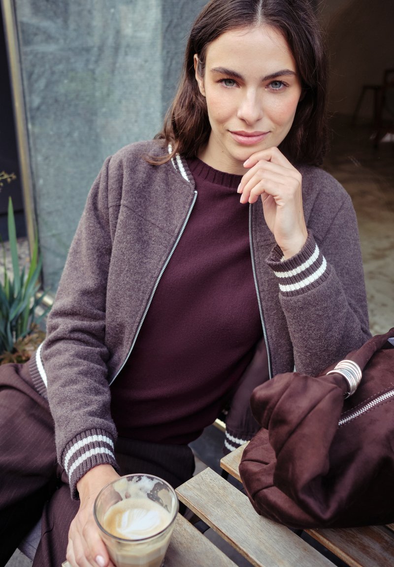 Pull Léger Destructuré ONE STEP – Taille M/38, Laine Bouillie Mauve – Occasion Très Bon état