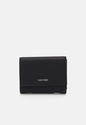 Calvin Klein MUST TRIFOLD ZIP - Portefeuille - black