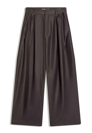 Tmavohnedé široké nohavice s nariasením, bočnými vreckami, pútkami na opasok a predným zapínaním na zips.