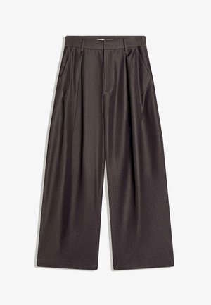 Mørkebrune bukser med brede ben, plisseringer, sidelommer, bæltestropper og lynlåslukning foran.