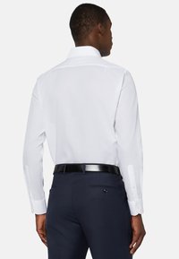Boggi Milano REGULAR FIT DOBBY - Formalna srajca - white