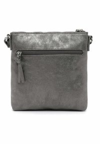 Šedá kabelka přes rameno z imitace kůže s texturovaným povrchem, obsahující hlavní přihrádku na zip a přední kapsu na zip se střapcem.
