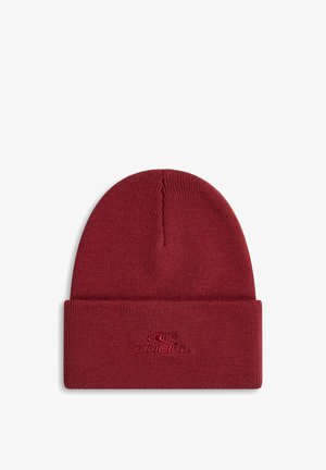 Dunkelroter Strick-Beanie mit umgeschlagenem Saum und geprägt O'Neill-Logo vorne mittig vor weißem Hintergrund.