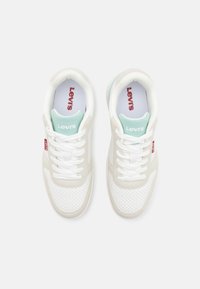 Levi's® DRIVE - Baskets basses - regular white