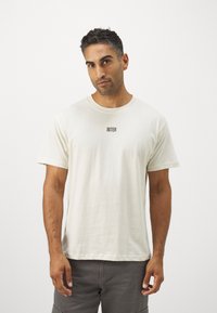 Legacies INTER MILANO MAIOLICA TEE - Sporto klubų atributika - off white