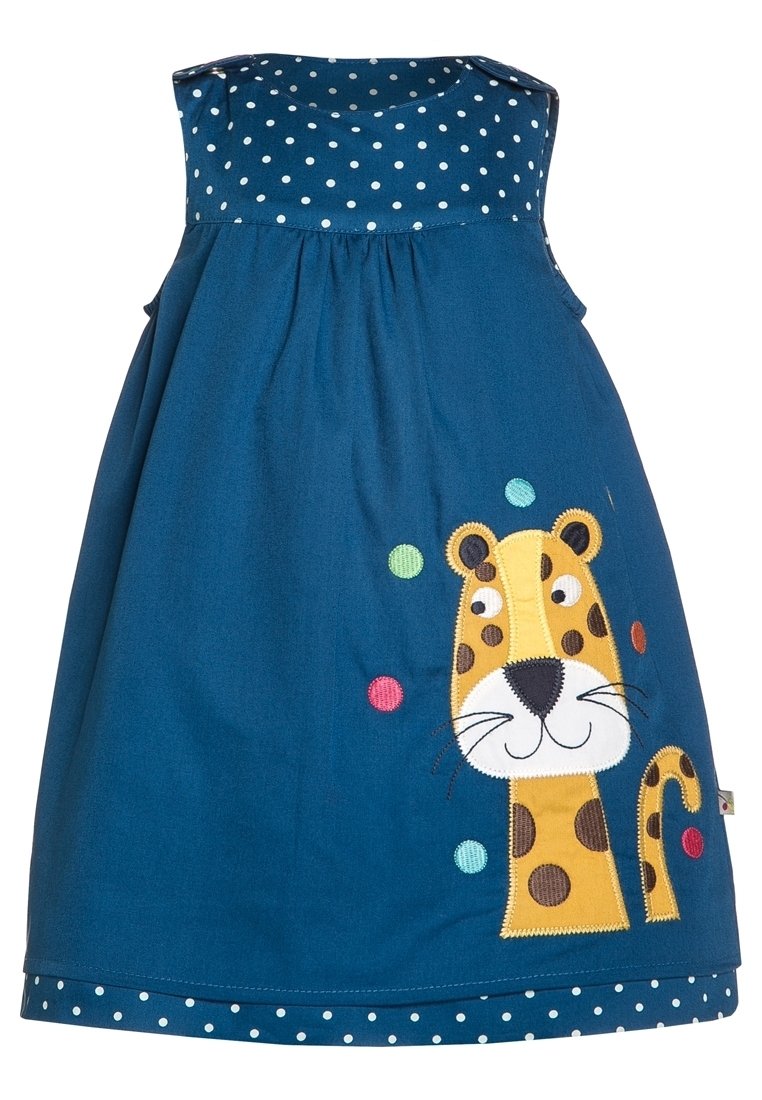 Niebieska sukienka w białe kropki z dużą aplikacją w kształcie żółtego lamparta z czarnymi plamami, otoczona kolorowymi kropkami na dole.