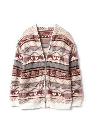 Strickjacke mit rosa-, burgunder-, grau- und cremefarbenen geometrischen und Herzmustern, offenem Vorderteil und weißen, gerippten Bündchen und Saum.