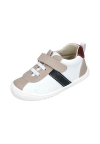 Zapato para toddlers en blanco y beige con cordones blancos, correa beige, franja lateral negra y detalle en color burdeos en el talón.