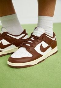 DUNK LOW - Sneakers - sail/cacao wow/coconut milk