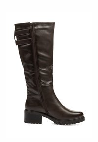 Bota alta hasta la rodilla de cuero marrón con cremallera lateral, tacón bloque y tres detalles de correas horizontales en la parte superior. Textura lisa y diseño ajustado.