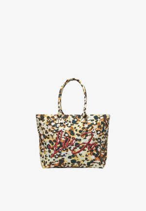 Borsa a tracolla con stampa leopardata, tessuto testurizzato, doppi manici e logo ricamato in rosso ben visibile. Presenta una forma rettangolare spaziosa.