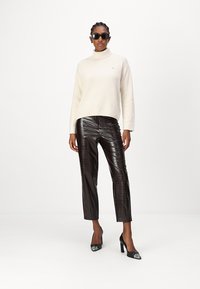 Tommy Hilfiger CARDI SWEATER - Pulover - ivory petal