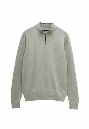 Svetlosivý sveter s dlhými rukávmi, s rebrovanými manžetami, lemom a polovičným zipsom na golieri s tmavým zipsovým ťaháčikom.