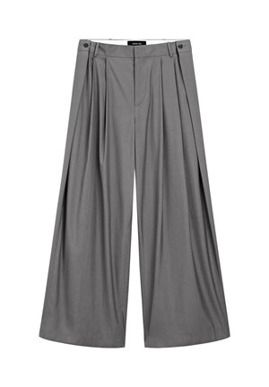 Graue, weit geschnittene Hose aus glattem Stoff, mit vorderen Falten, Knopfverschluss und tailliertem Bund. Schlichtes, modernes Design.