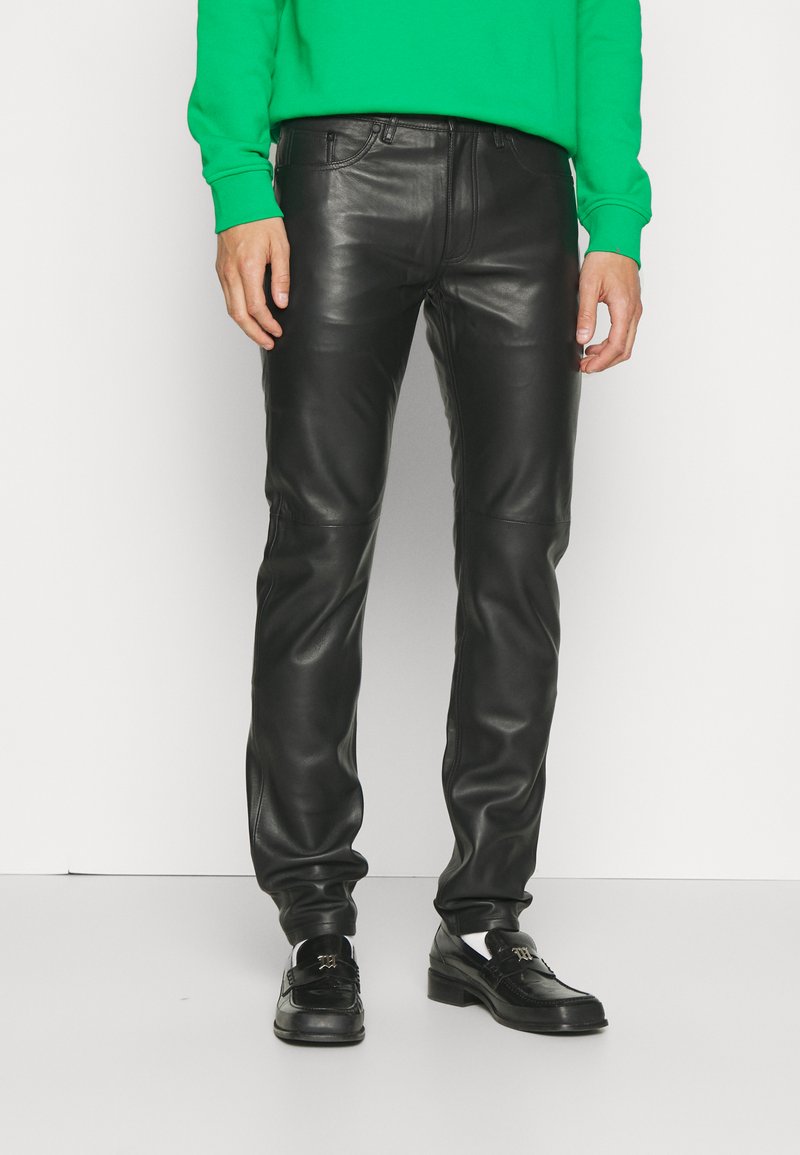 KARL LAGERFELD PANTS - Kožne hlače - black