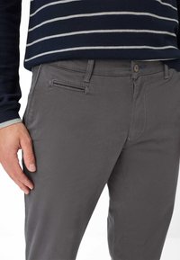 BRAX STYLE FABIO IN - Chino - grau