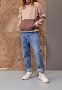 Nike Sportswear Luvtröja - taupe