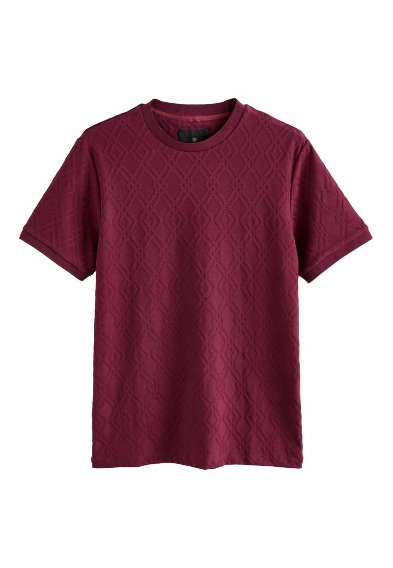 Kurzärmeliges bordeauxrotes T-Shirt aus strukturiertem Stoff mit einem Rautenmuster. Rundhalsausschnitt und normale Passform.