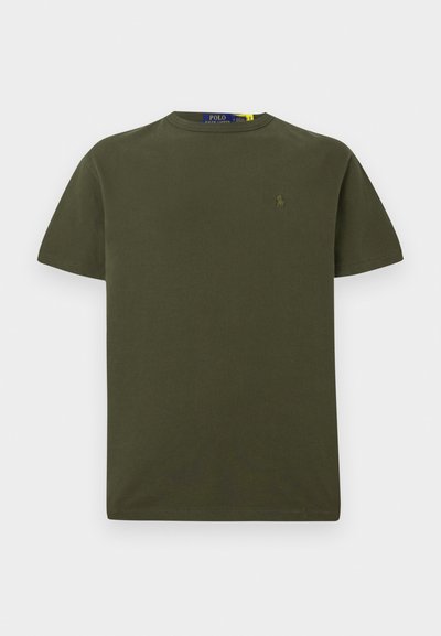 T-shirt de algodão verde-oliva com mangas curtas, decote redondo e pequeno logótipo bordado no lado esquerdo do peito. Textura suave, corte casual.