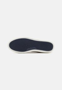 Levi's® ARCHIE - Tossud - brown